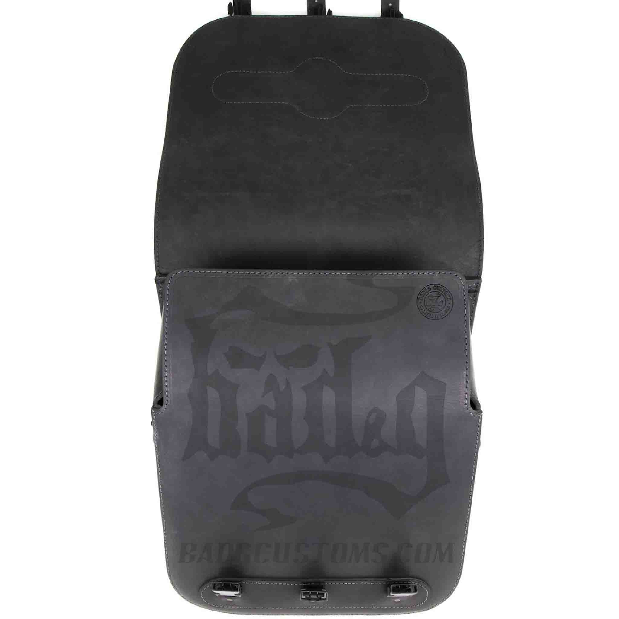 Upgrade your ride with the US01 Heavy Duty Saddlebags. Hand crafted in USA with premium veg tan steer hide leather and stainless steel hardware. Durable and stylish, they are the perfect fit for your motorcycle.